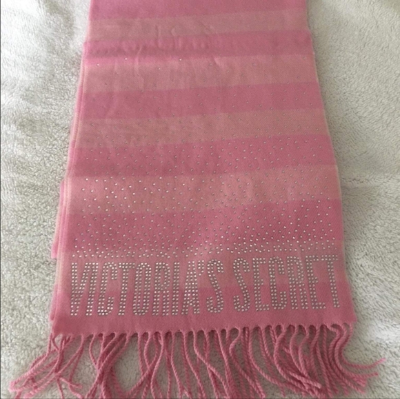 victoria secret scart - Picture 2 of 4